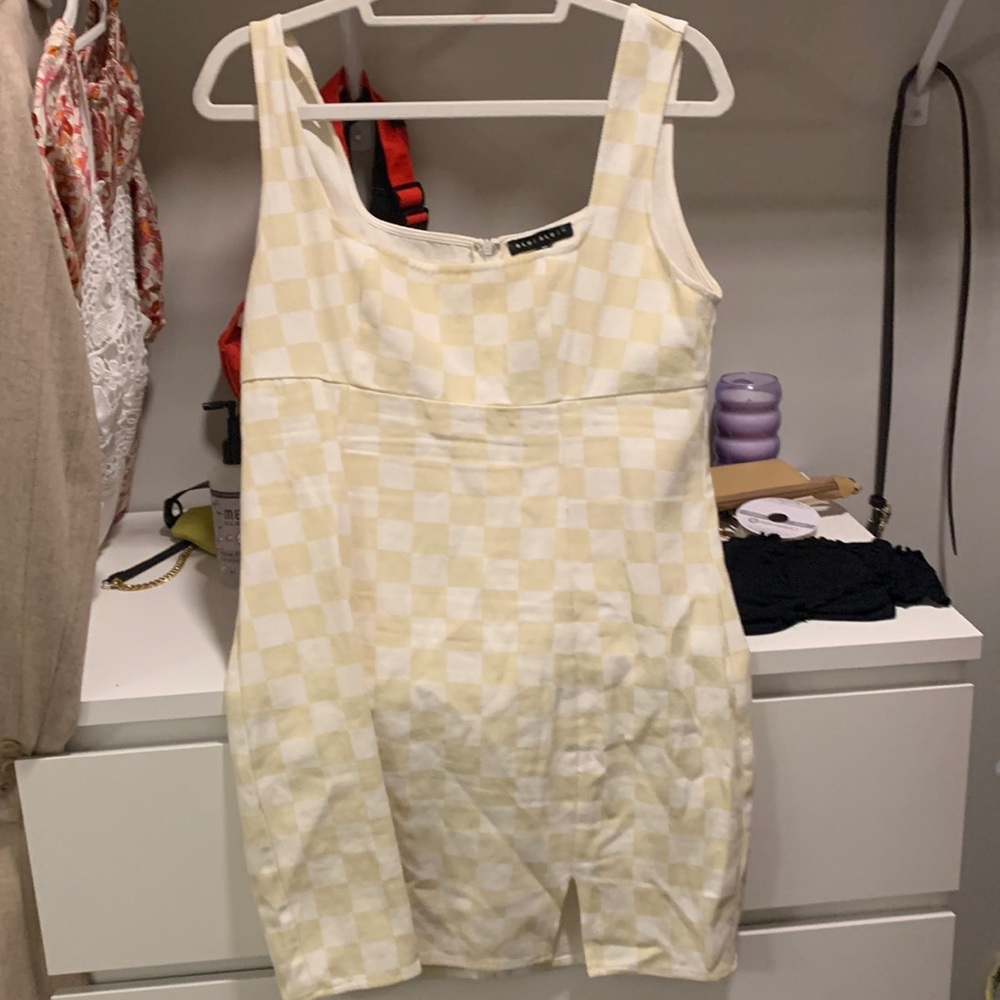 Checkered dress with slit